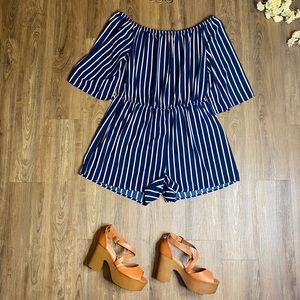 💙🤍💙 Short off shoulder plus-size romper